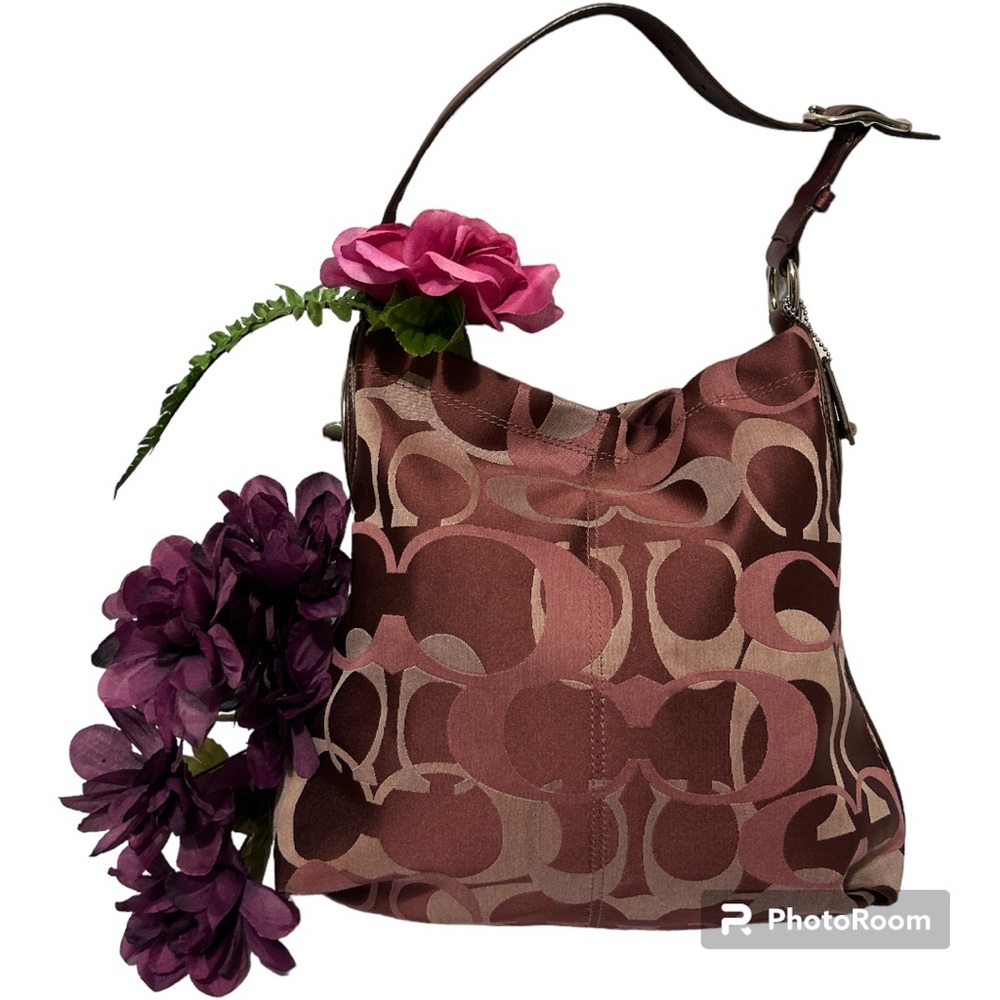 EUC Coach Mauve Signature Shoulder Bag.